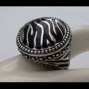 EUC Premier Designs Safari Zebra Print Ring Size 7